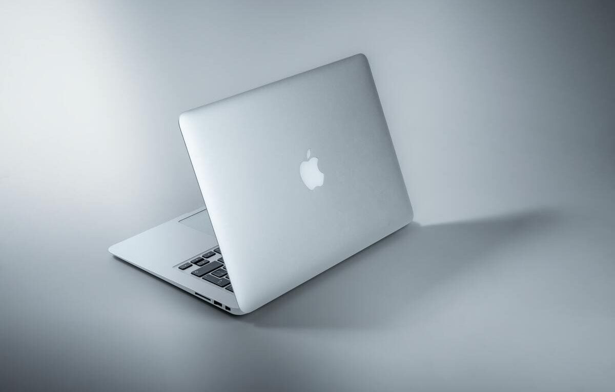 Macbook – technologiczny hit czy zwykły laptop?